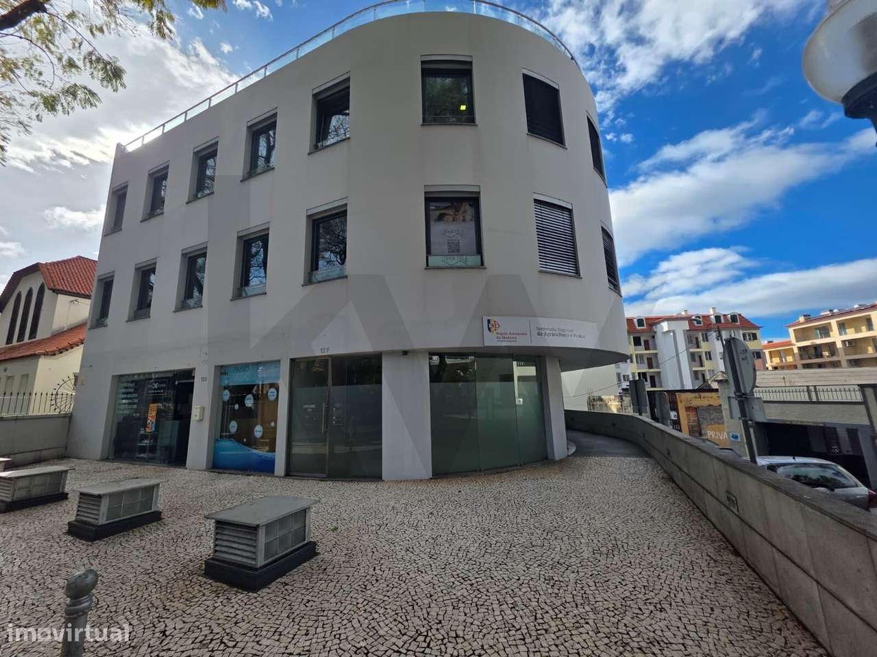 Lugar de Estacionamento no centro do Funchal - Grande imagem: 4/14