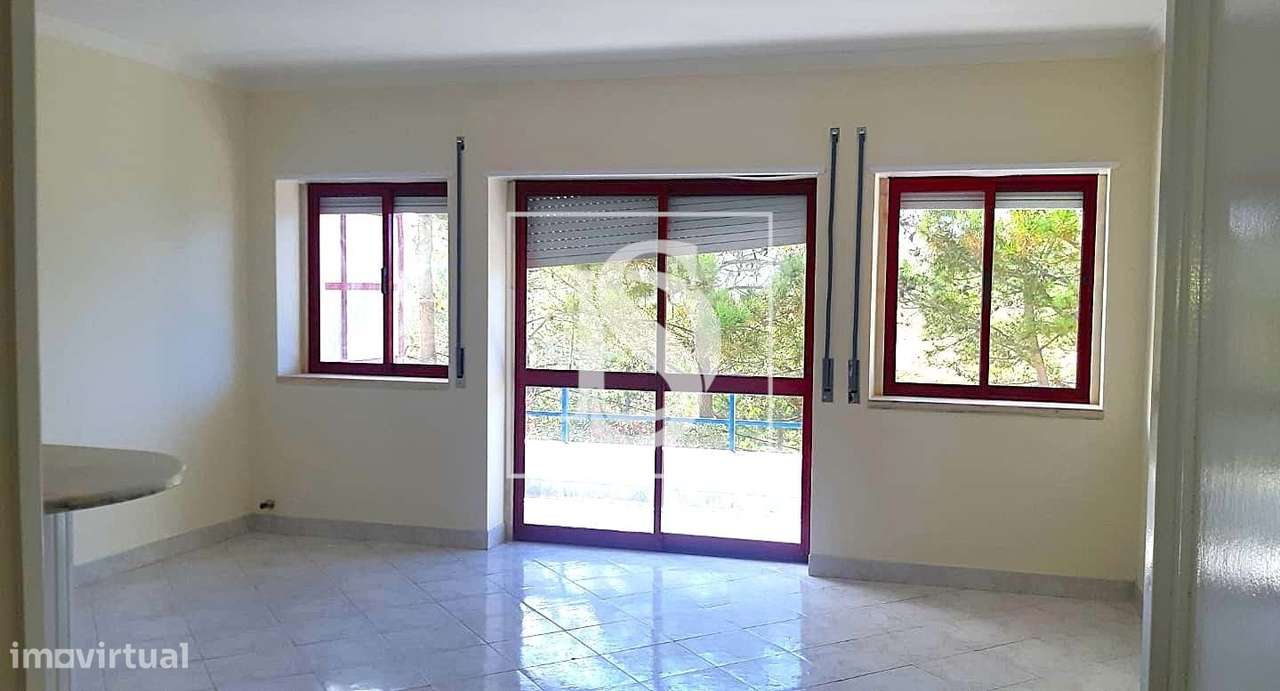 Apartamento T1 c/ garagem junto à praia de Magoito, Sintra-4