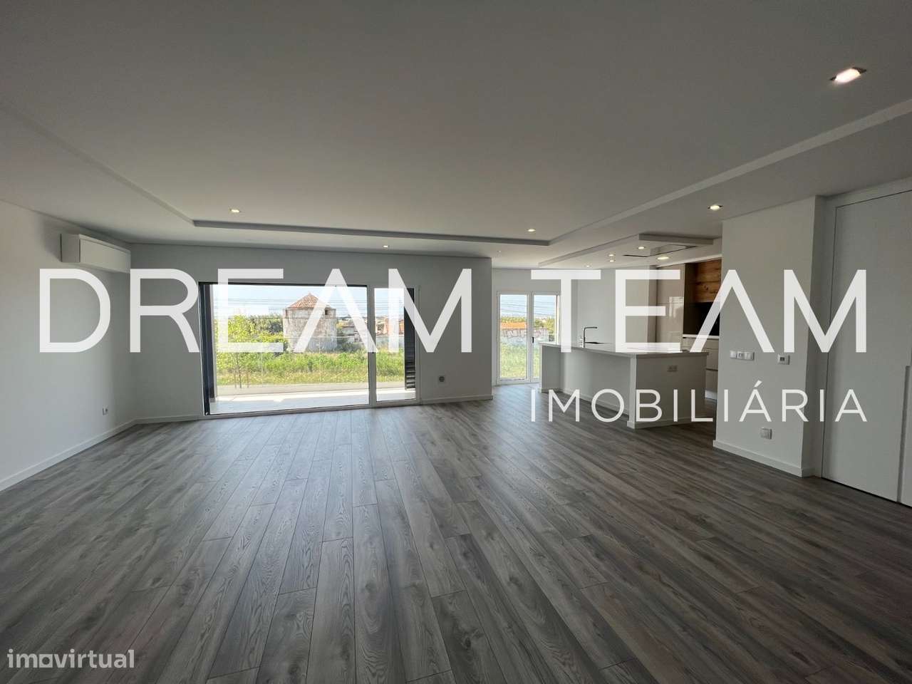 Apartamento T4 Venda em Montijo e Afonsoeiro,Montijo - Grande imagem: 1/13