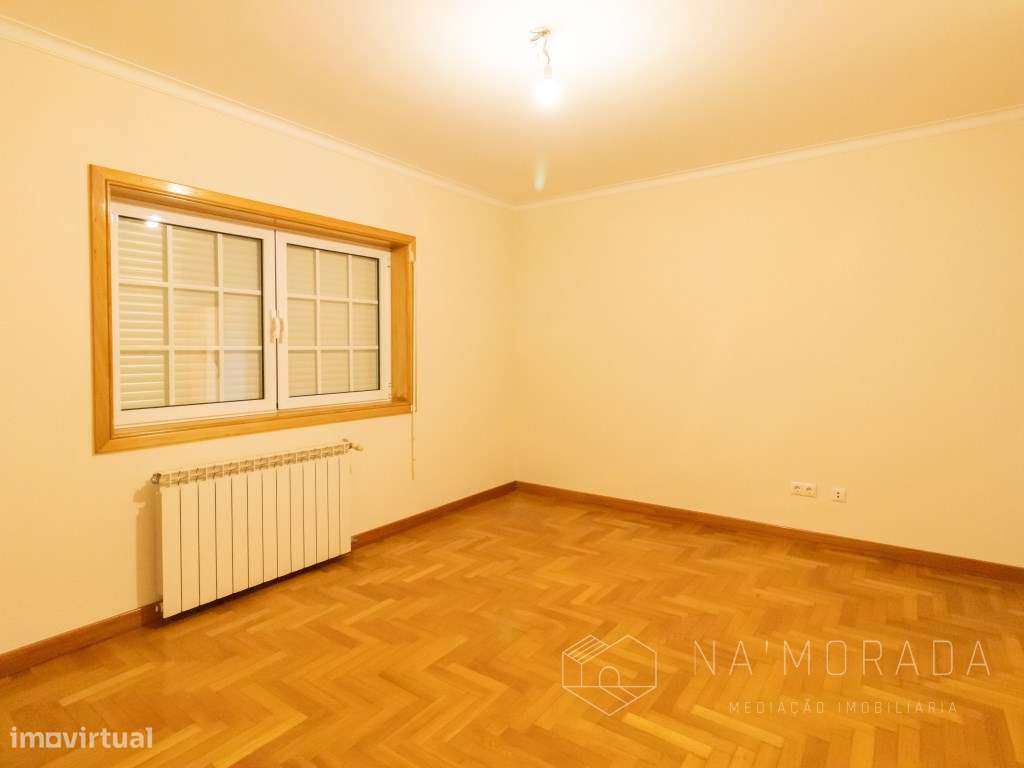 MORADIA UNIFAMILIAR T3+1 COM JARDIM EM CANEDO-17