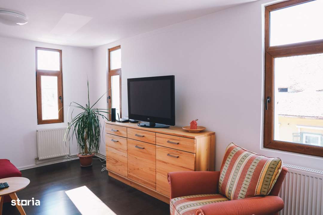 Apartament 3 camere superb, gata renovat – Centrul Istoric Sibiu!-5