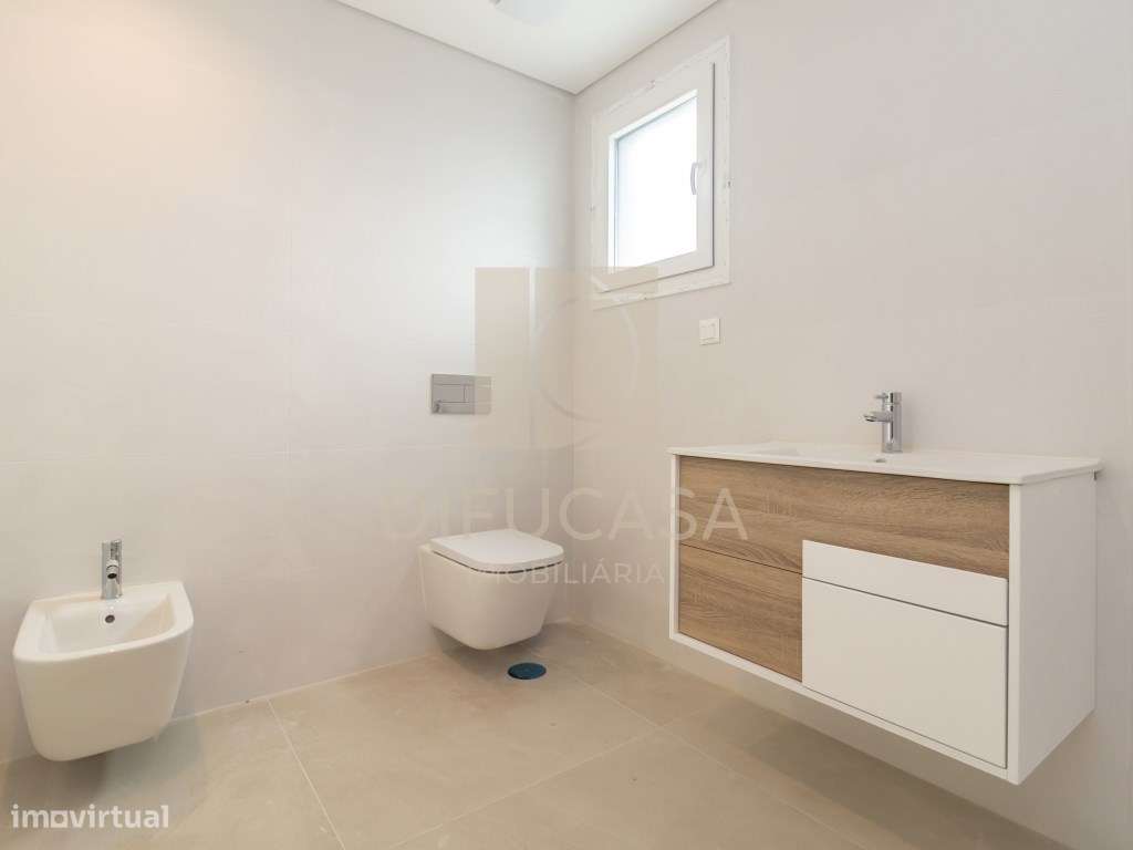 Moradia Isolada T4 c/ Piscina e Garagem-34