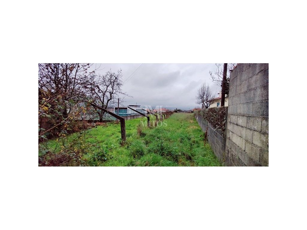 Terreno para construção, situado em Deocriste.