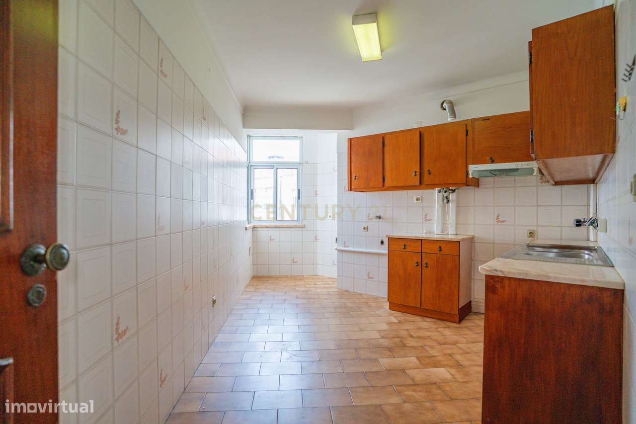 APARTAMENTO T2+2 | ZONA CENTRO | CALDAS DA RAINHA-14