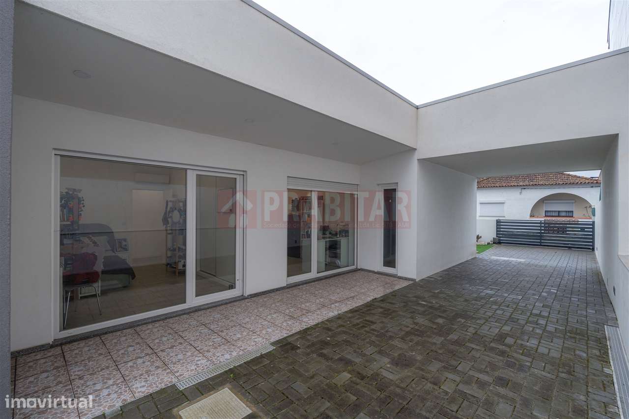 MORADIA T3 COMO NOVA EM AVEIRO/SANTA JOANA-4