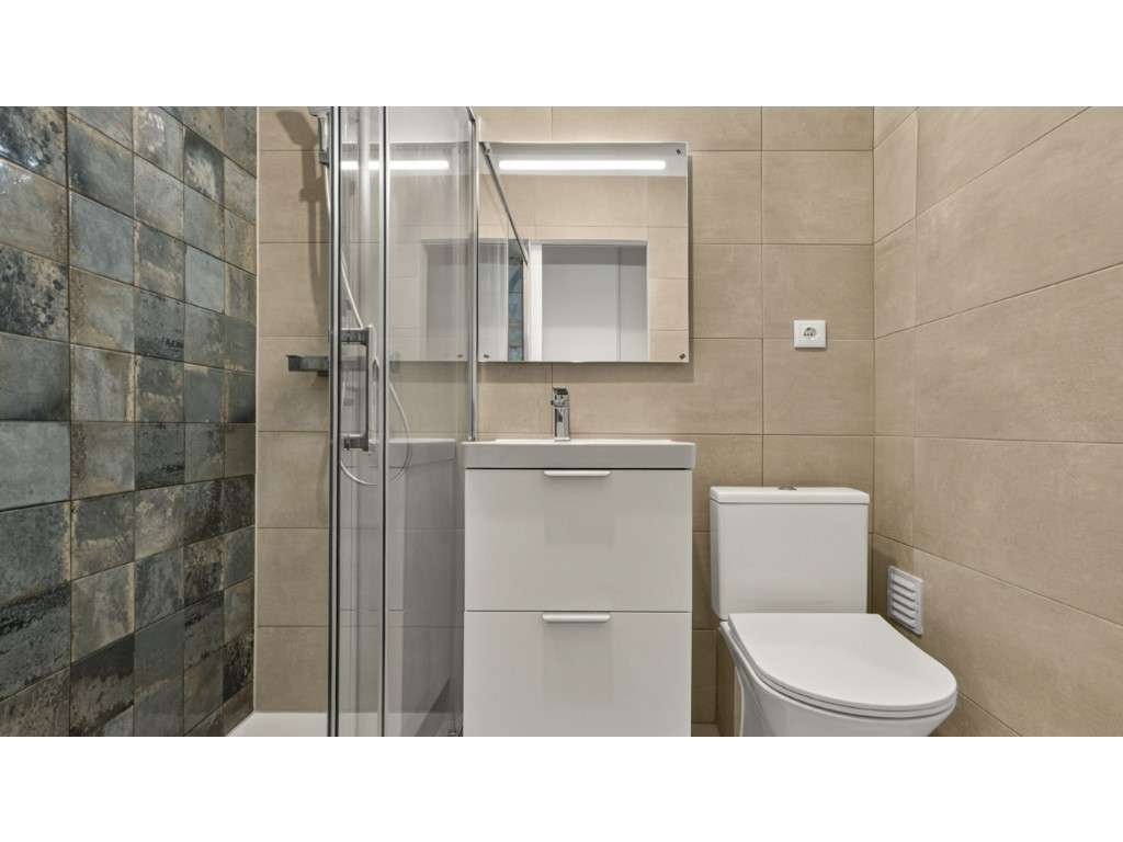 Apartamento T2 Remodelado nos Olivais-5