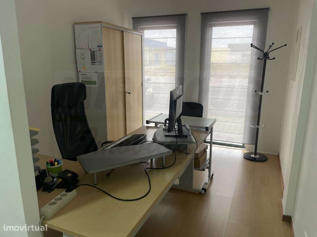 Venda conjunta de imóveis para atividade industrial com edifício e ...-21