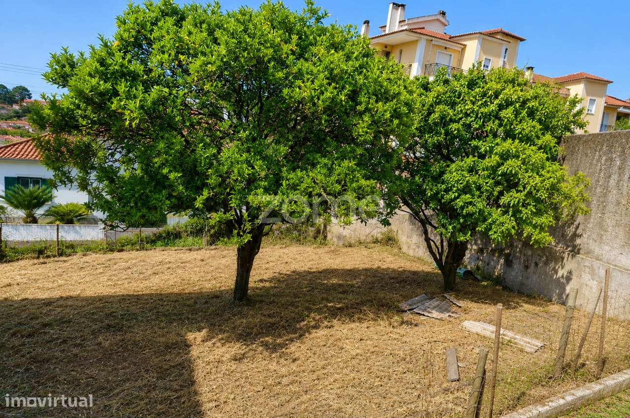 MORADIA T4 PARA REABILITAÇÃO COM LOTE DE 600 M² NA MALVEIRA-8