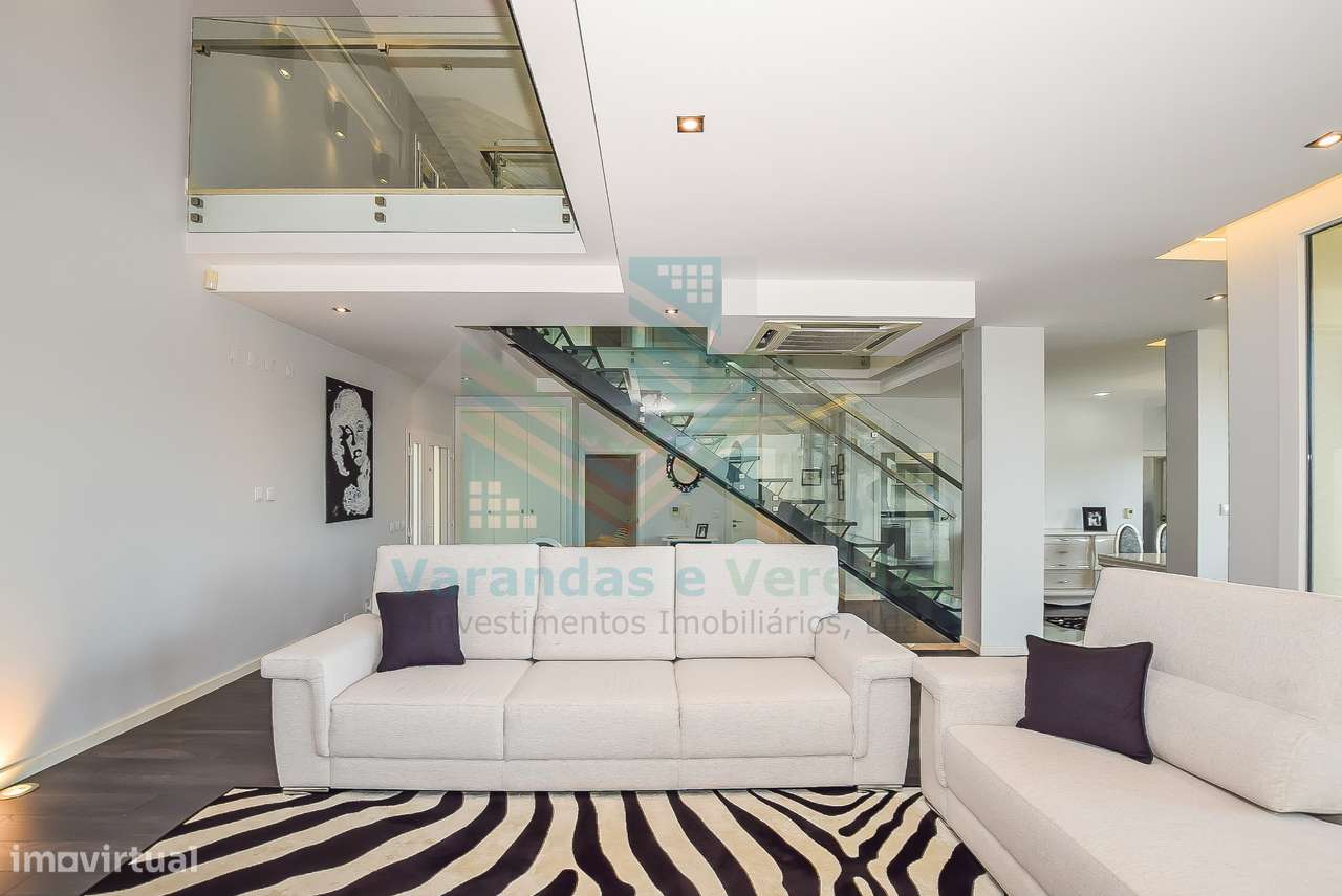 Moradia de luxo T5 com piscina e anexo-7