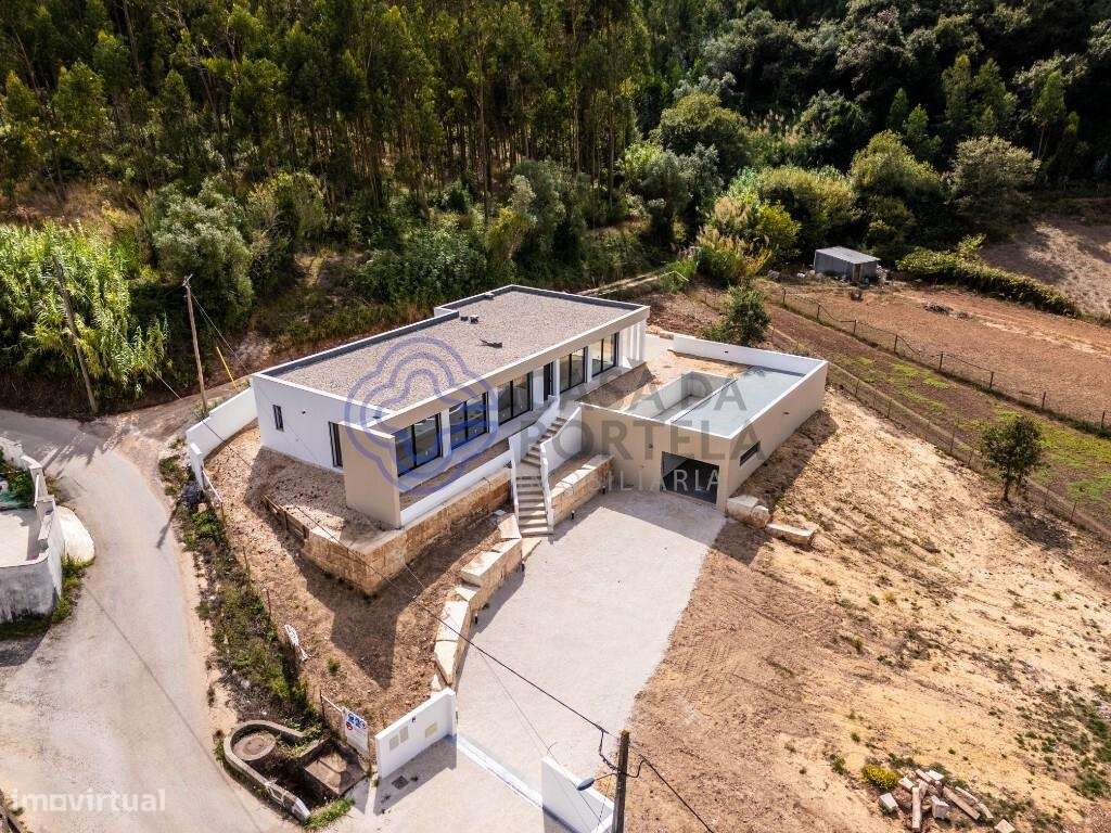 Moradia T3 Térrea com piscina e garagem - Grande imagem: 3/52