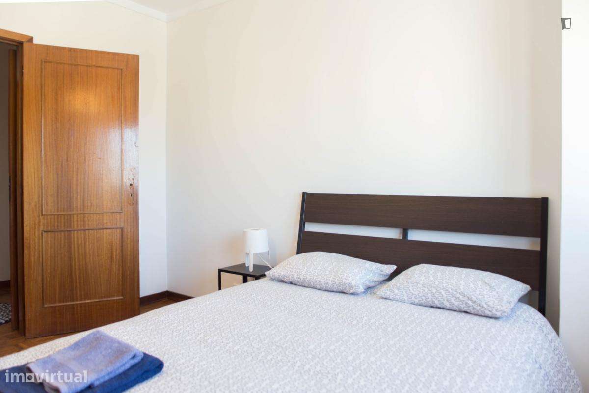 Quarto - localizado em Paranhos Porto - Grande imagem: 4/6