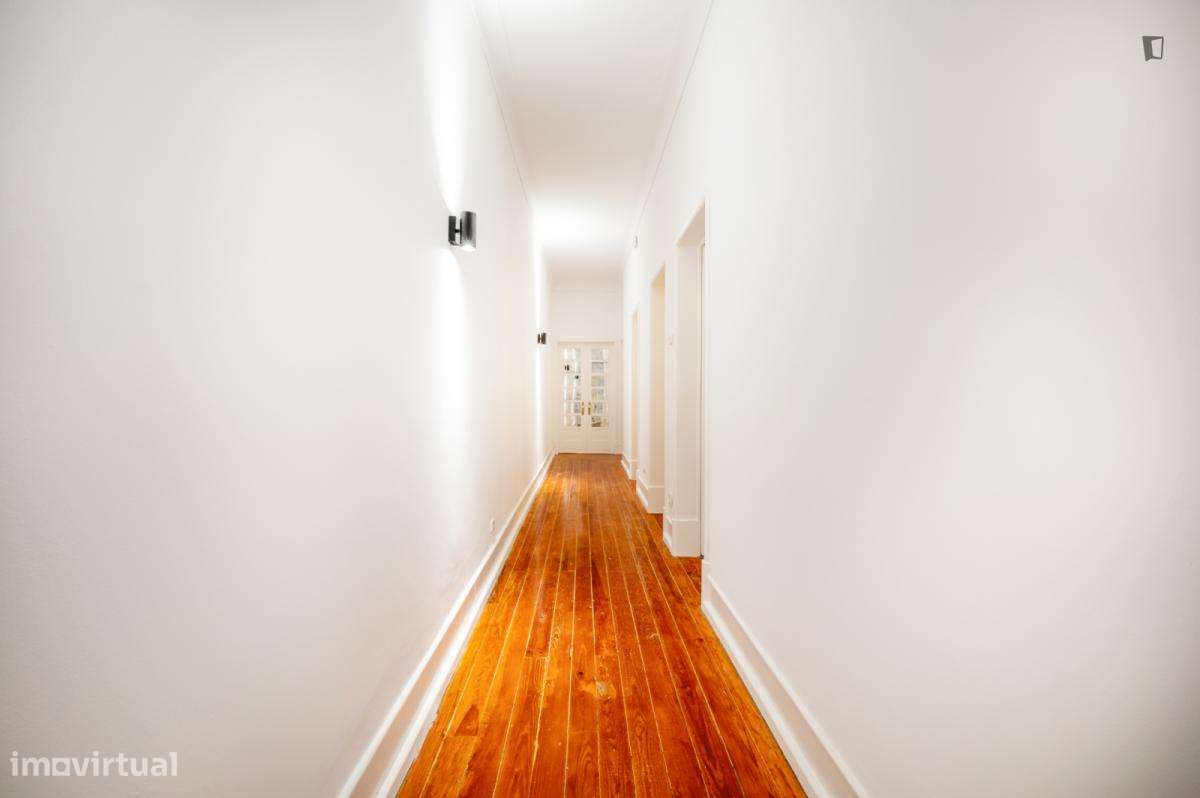 Quarto - localizado em Marquês de Pombal Lisbon - Grande imagem: 5/9