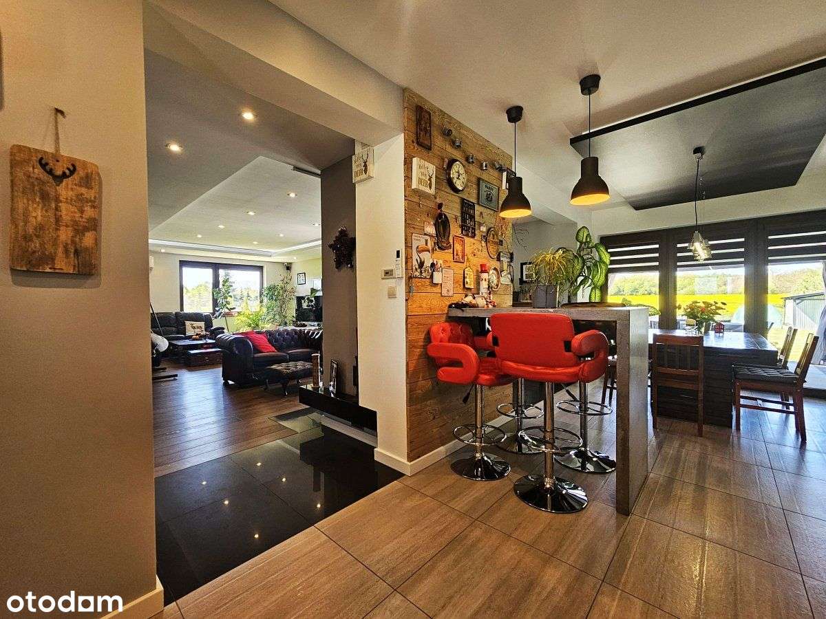 Piękny dom wolnostojący, na dużej działce-8