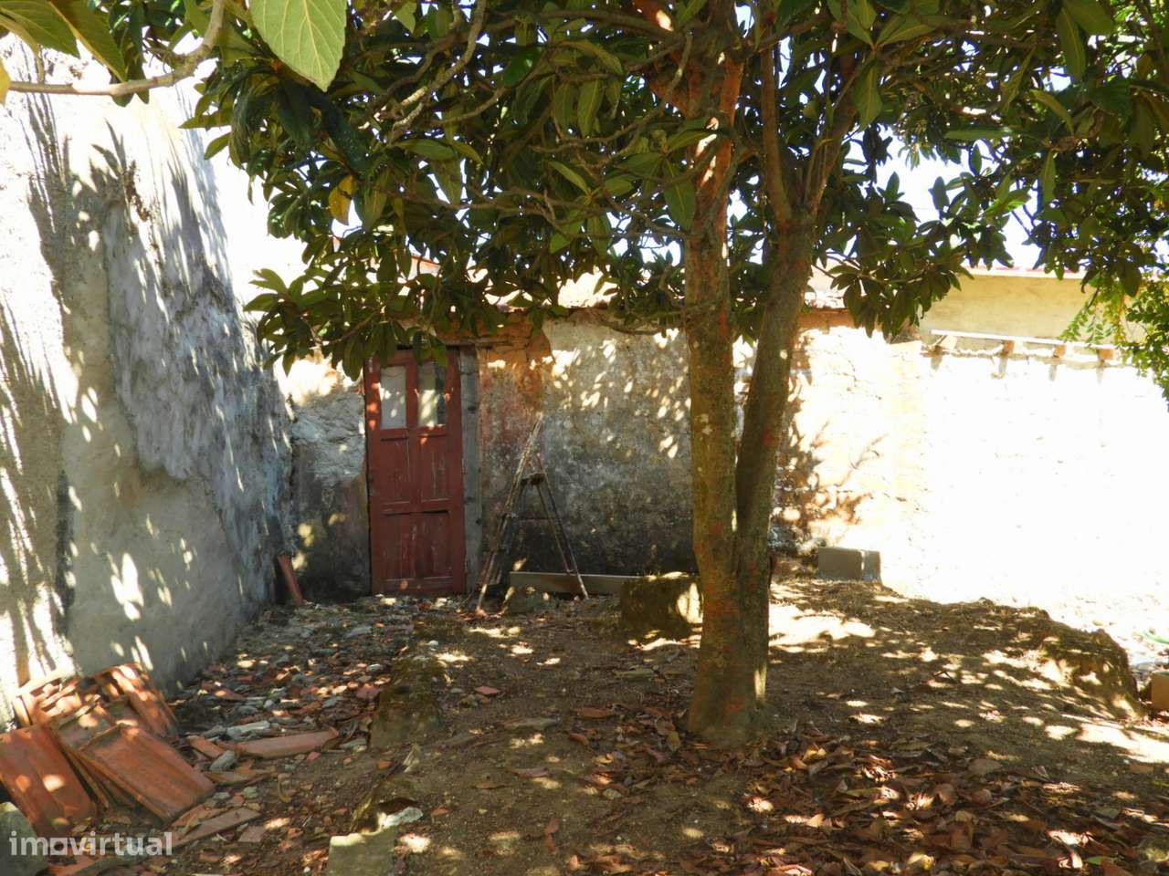 Moradia T2 para reconstruir - Grande imagem: 4/12