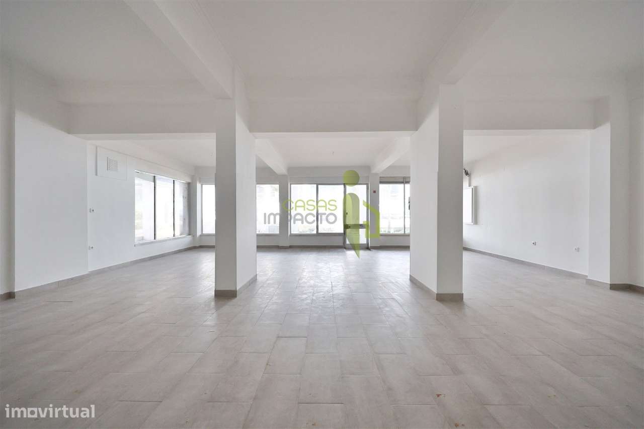 Loja para Venda em Carnaxide | 145 m² de Potencial para o Seu Negócio-9