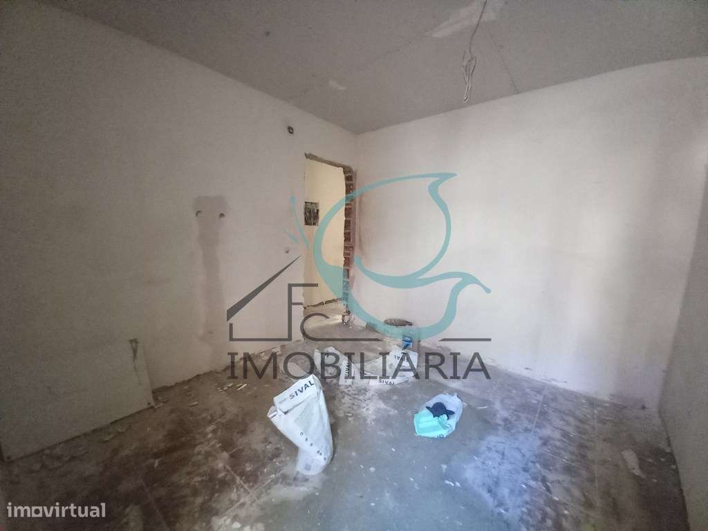 Apartamento T1 com Logradouro Privativo na Baixa da Banheira-7