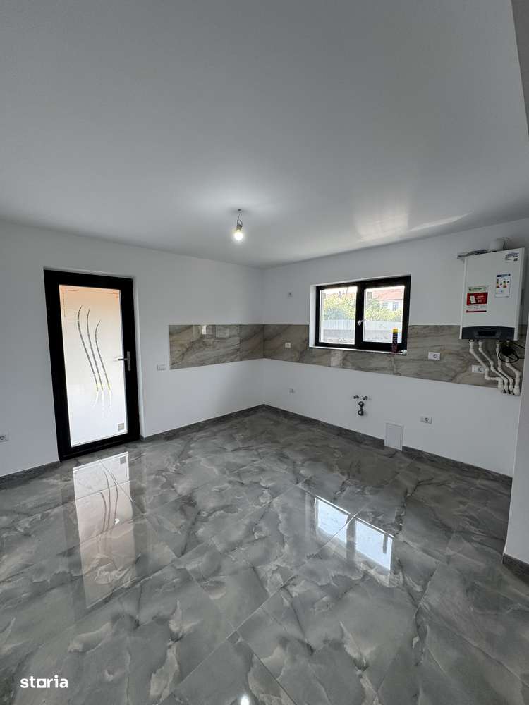 Vand Casa noua in Cordun-4