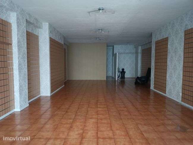 Loja para venda em São Victor, Braga - Grande imagem: 3/4