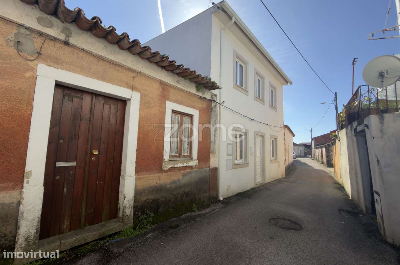 Moradia T2 em Ruínas com Logradouro na Pampilhosa do Botão - Grande imagem: 2/17
