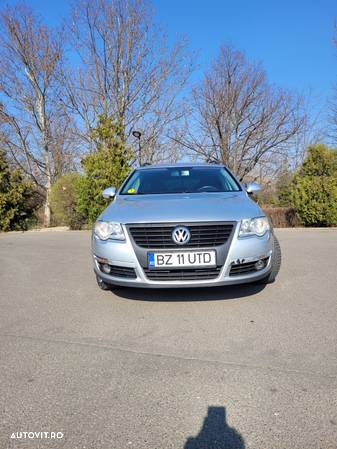 Volkswagen Passat - 1