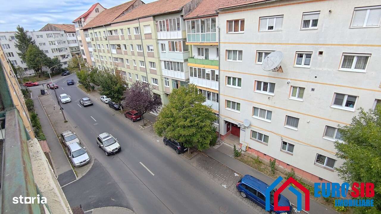 Apartament 3 camere decomandate 2 bai in Sibiu Ciresica-1