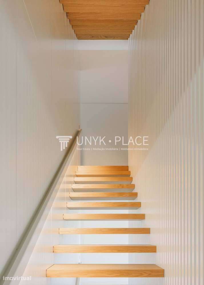 Moradia moderna T5 com elevador privativo em Lisboa - Grande imagem: 4/54