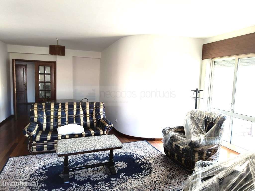Apartamento T3 - próximo ao Braga Parque, com lugar de garagem-4