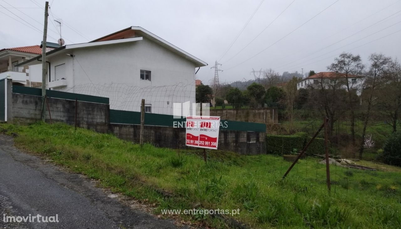 Venda de Lote com 450 m2, Rebordões, Santo Tirso