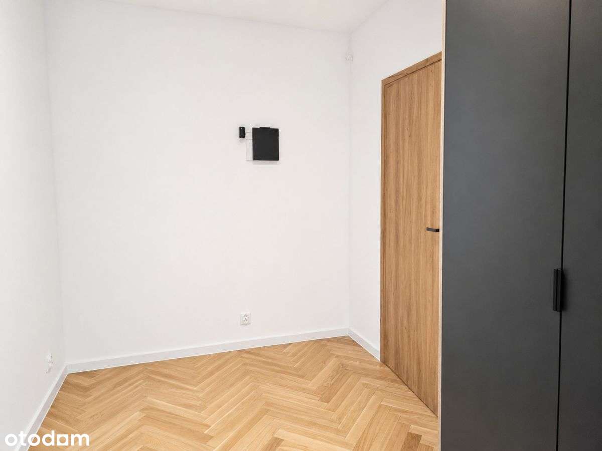Gotowy bliźniak z garażem i ogrodem – Banino