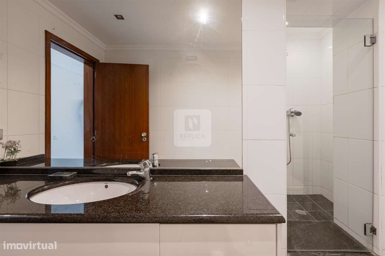 Moradia T3+1 Mobilada  com Vistas para Rio Douro-23