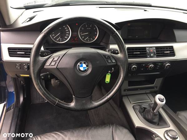 BMW Seria 5 523i - 10