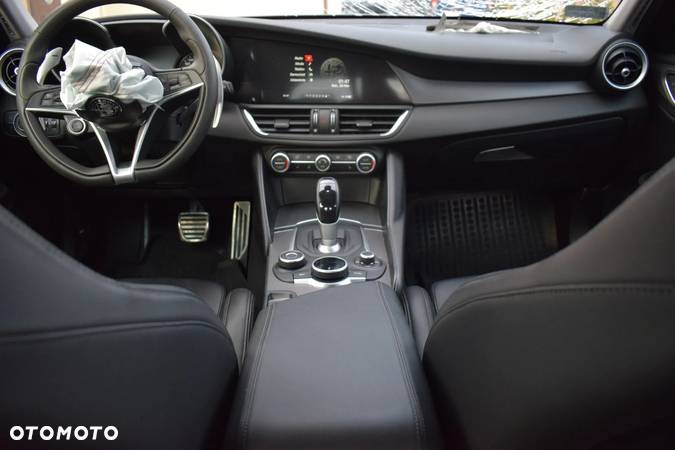 Alfa Romeo Giulia 2.0 Turbo Veloce Q4 - 15