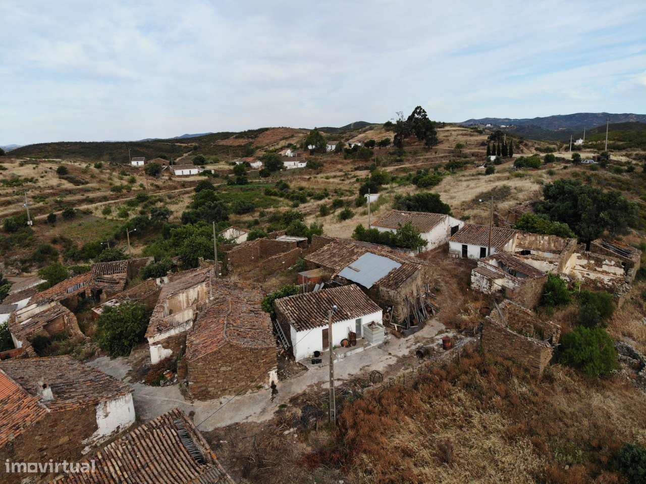 Moradia T4 para Recuperar, zona Alta na Serra de Tavira-5