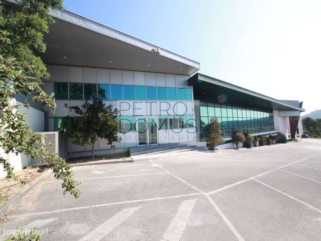 PAVILHÃO DESTINADO A INDÚSTRIA COM 2 PISOS DE ESCRITÓRIOS - Grande imagem: 2/27