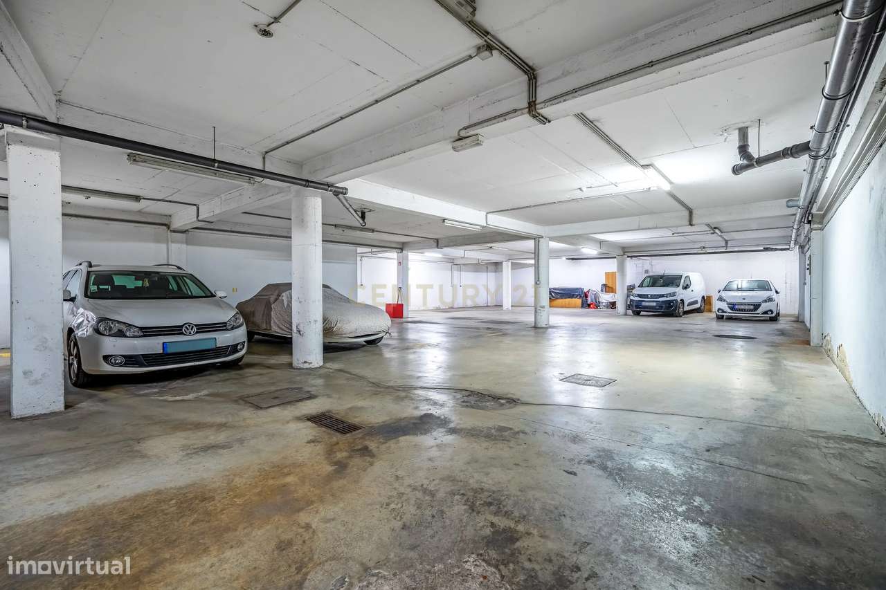 Apartamento T3 com Lugar de Garagem e Arrecadação-23