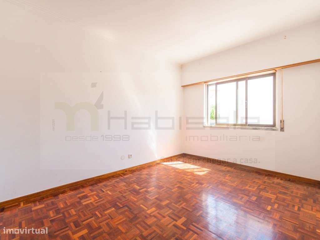 Apartamento T3 com Garagem, arrecadação e vista desafogada no Murta...-23