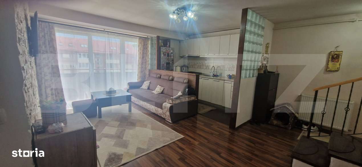 Apartament superb cu scara interioara - Imagine principală: 1/9