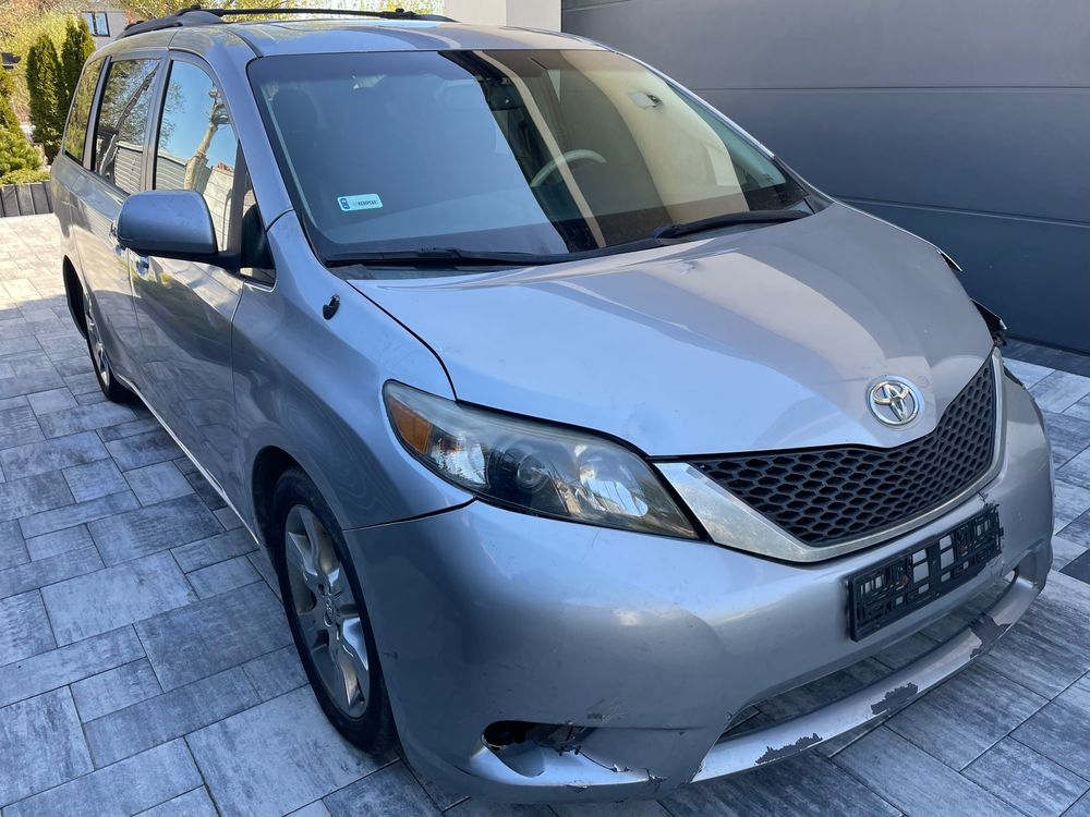 Toyota Sienna 3.5 V6 SE 2013