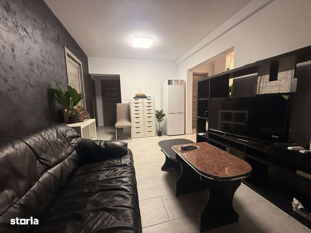 Apartament cu 4 camere, spațios și cu facilități - Imagine principală: 1/19
