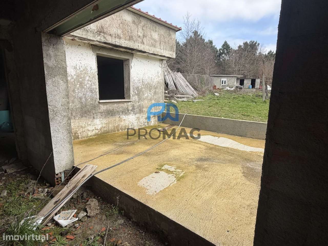 Armazém com 140 m2 inserido em terreno com 1989m2-8