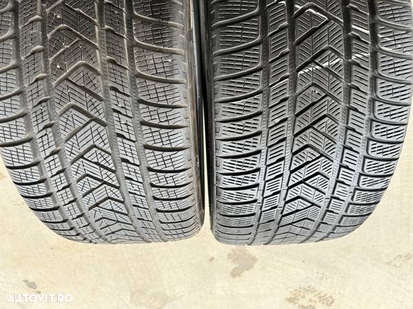 Vând 2 anvelope 285/35/22 Pirelli de iarnă ca noi - 2