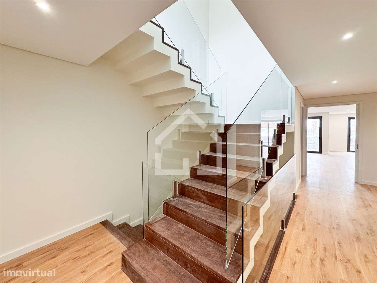 Moradia T4 NOVA | centro de Canedo! - Grande imagem: 5/20