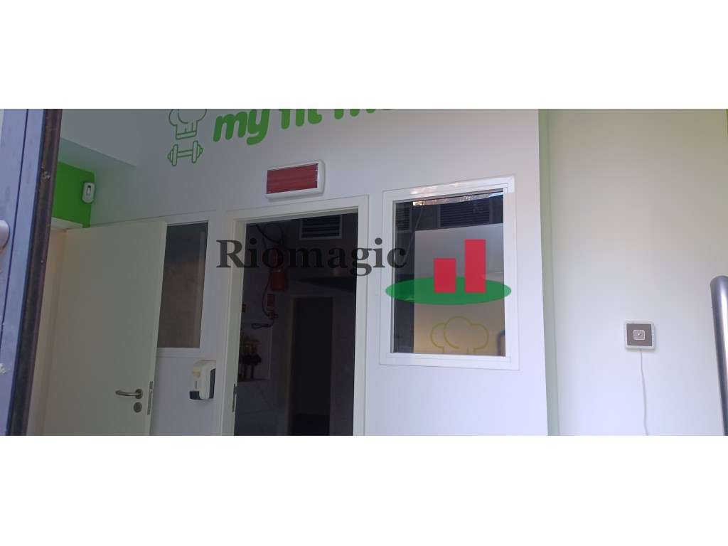 Loja c/Saída de Fumos Miraflores - Algés - Grande imagem: 4/9