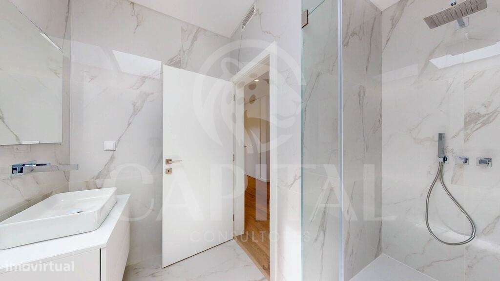 Magnífica Moradia T4 com Piscina e Terraço, em condomínio fechado-23