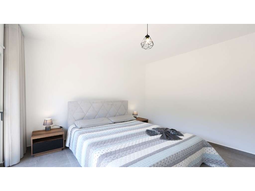 Moradia T4 Contemporânea com Piscina, Jardim e Excelente Localizaçã...-28