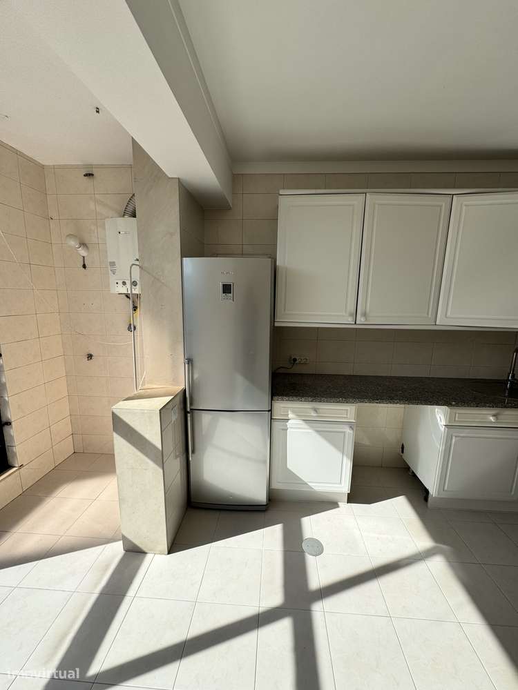 Apartamento T2 com Garagem Fechada - Grande imagem: 5/28