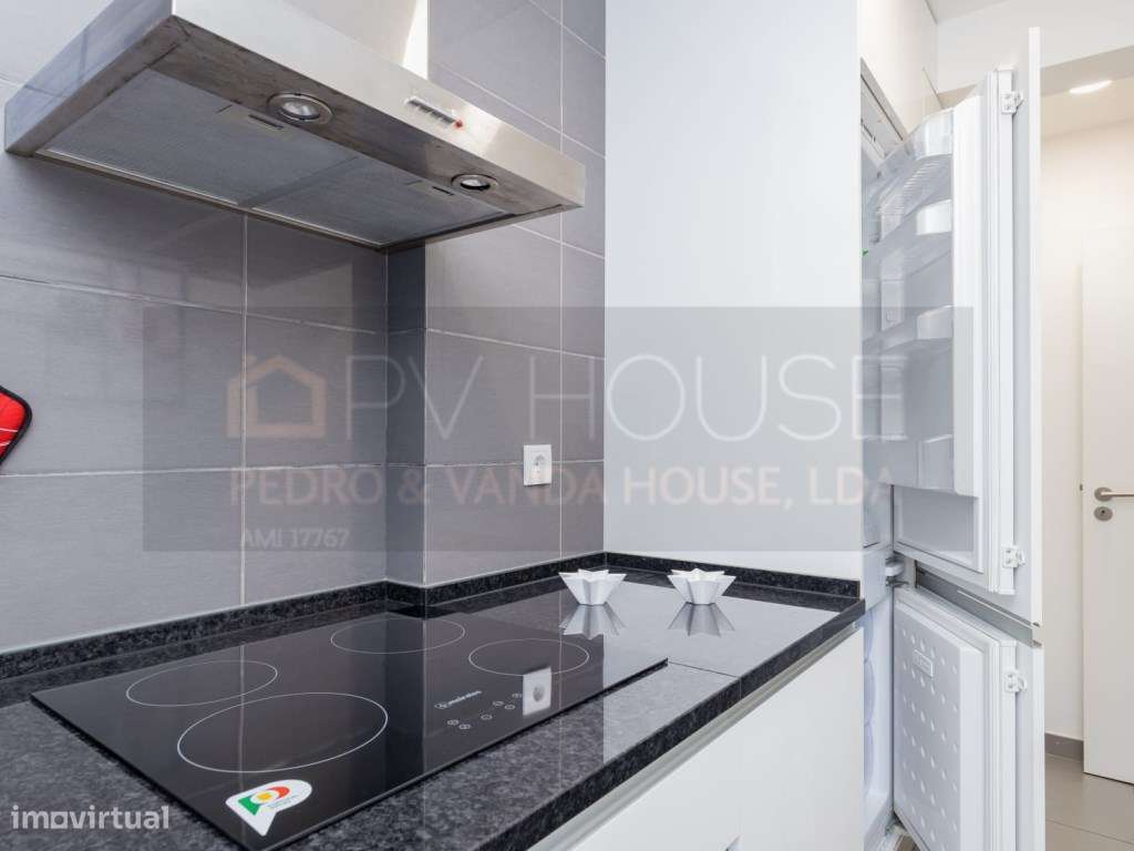 Apartamento T2 Benfica Rua Drº João de Barros nº25 r/c dt-17