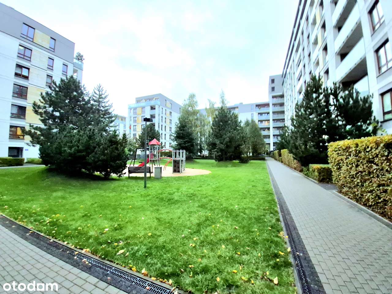 Cichy apartament z balkonem, garaż i komórka w cenie-11