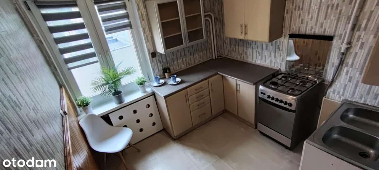 Duże, ustawne trzy pokoje w centrum miasta-6