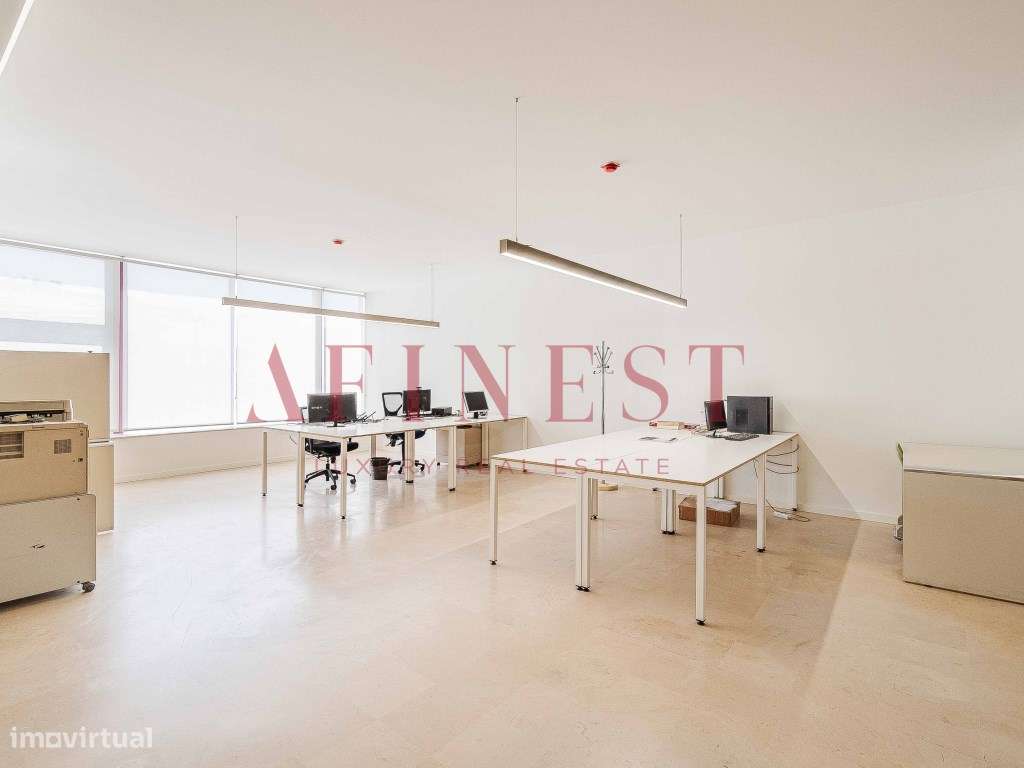 LOJA / ESCRITÓRIO NO AREEIRO - Grande imagem: 2/42